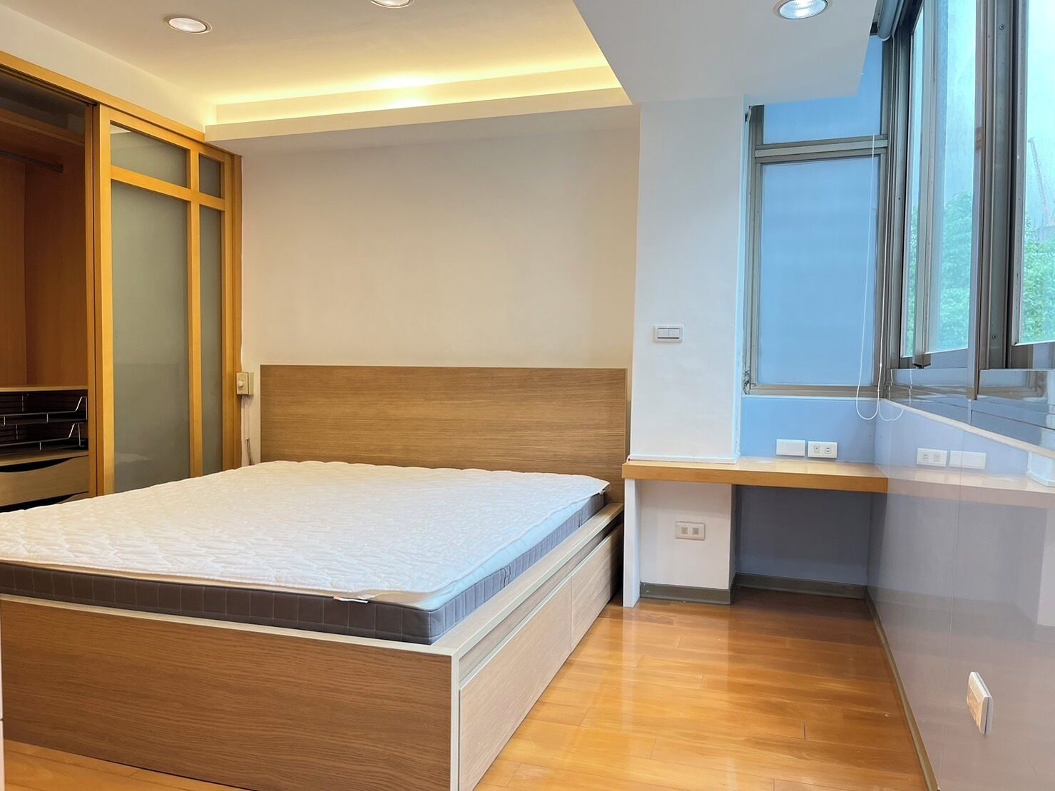 1 bedroom, internet, bed sheets