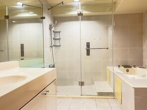 Hair dryer, toilet paper - Daan 52 6A - Charming 1-bedroom apartment in wonderful Taipei City with AC (Taipei City)