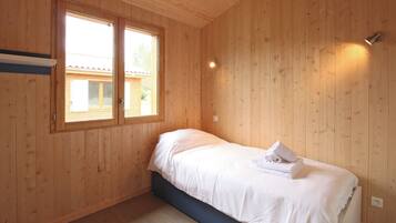 Soundproofing, iron/ironing board, free WiFi