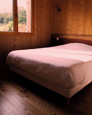 Soundproofing, iron/ironing board, free WiFi