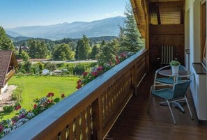 Outdoor dining - Apartment with 2 bedrooms (Ramsau am Dachstein)