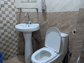 تجهيزات دش، مناشف، صابون، شامبو