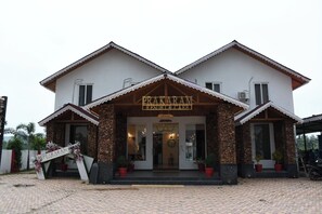 Fachada de la propiedad