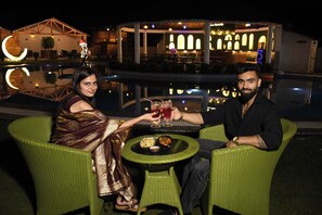 Couples dining - PRAKARAM RESORT AND CAFE (Ramnagar)