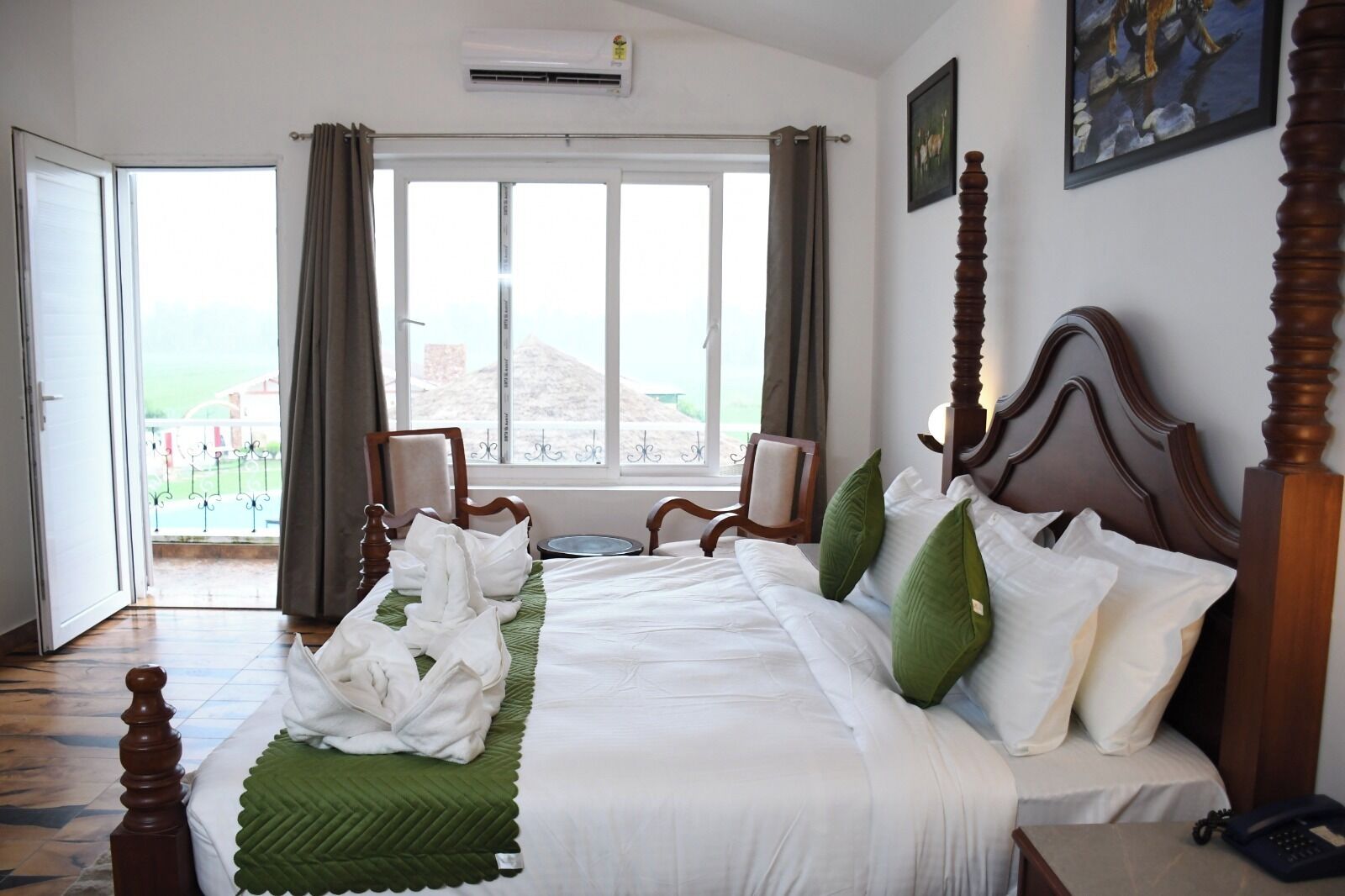 办公桌、熨斗/熨衣板、免费 WiFi、床单