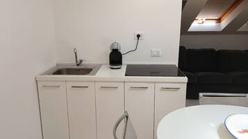 Fridge, dishwasher