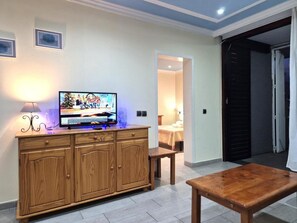 1 bedroom, iron/ironing board, internet, bed sheets