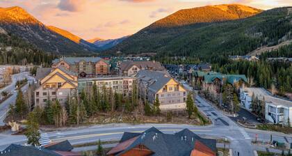 Fireplace, Game Room & Mountain Views | Near Golf & Dining | Keystone River Run