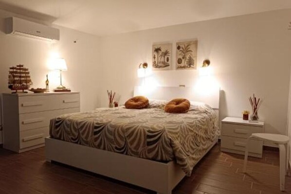 2 Schlafzimmer, Schreibtisch, Bügeleisen/Bügelbrett, kostenloses WLAN