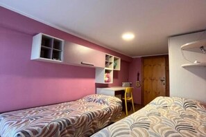 2 Schlafzimmer, Schreibtisch, Bügeleisen/Bügelbrett, kostenloses WLAN