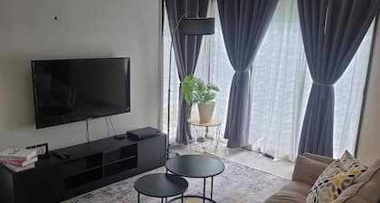 Bayan Lepas Getaway - Nature Views & BBQ Haven