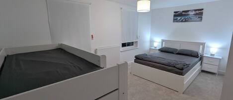 1 habitación, tabla de planchar con plancha y acceso a internet