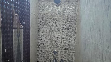 Shared Dormitory | Bathroom | Shower, towels, soap, shampoo