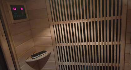 Stavanger BnB 15 – Central Apartment with Private Sauna & Billiards