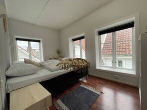 2 室のベッドルーム、アイロン / アイロン台、インターネット、ベッドシーツ