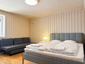 2 habitaciones, tabla de planchar con plancha, internet y ropa de cama 