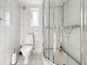 Een haardroger, badjassen