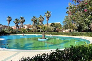 Pool - Apartment with Pool and Private Parking (Budoni)