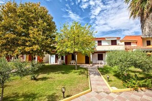 Exterior - Apartment with Pool and Private Parking (Budoni)