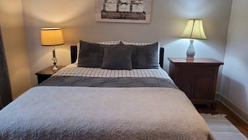 Desk, iron/ironing board, WiFi, bed sheets