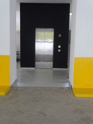 Interior - Modern 2BR with Pool Near Beach & City Mall, Nyali (Mombasa)