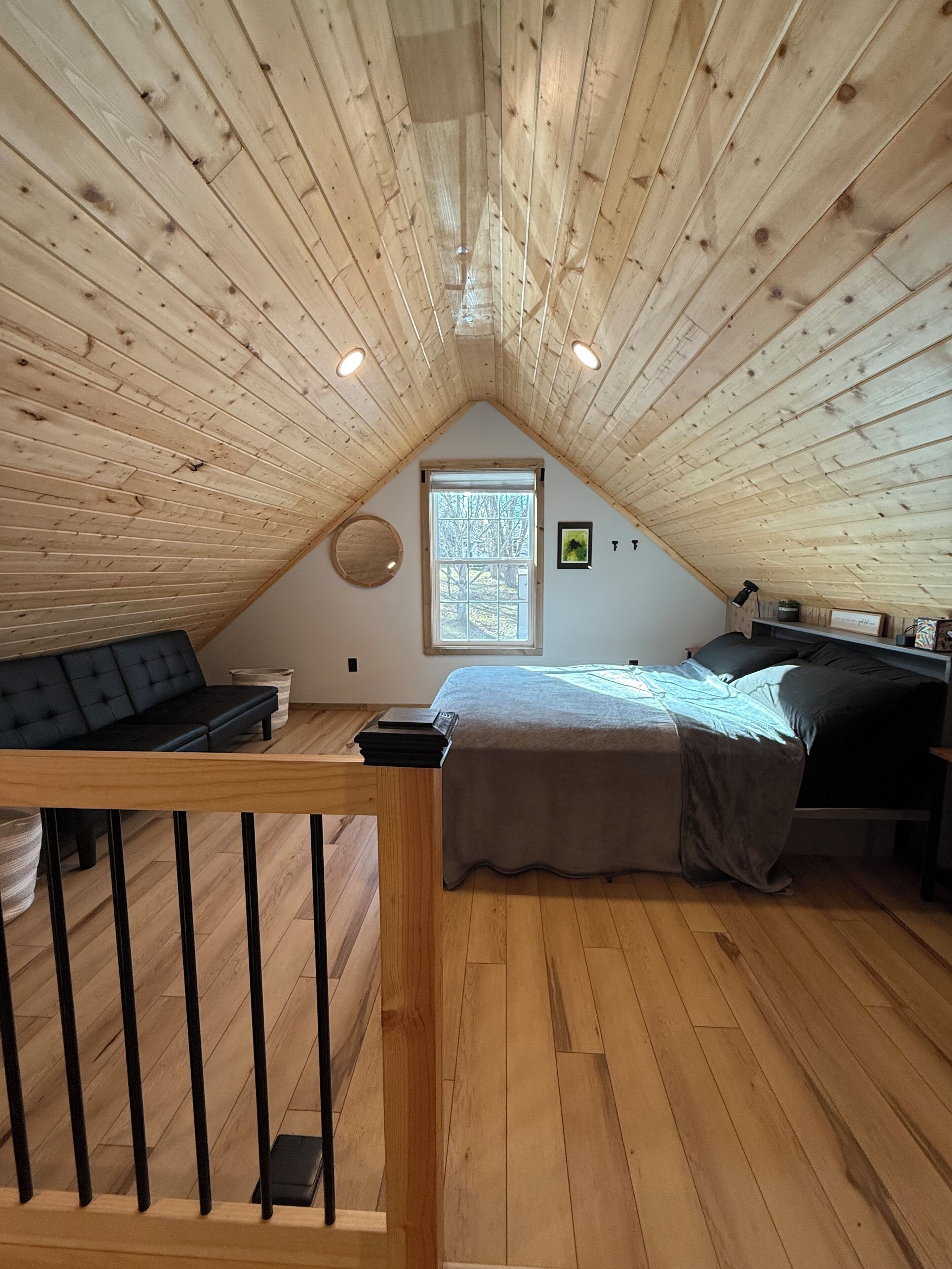 2 bedrooms, iron/ironing board, travel crib, free WiFi