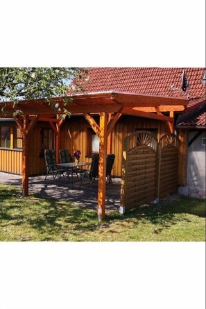 Terrace/patio - To the horse paddock (Zislow)