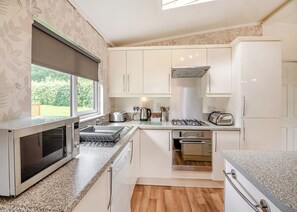 Fridge, oven, stovetop, toaster