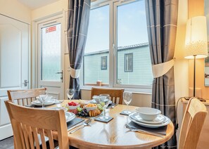 Dining - 2 bedroom accommodation in Bala, (Bala,)
