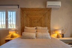 3 bedrooms, free WiFi - Beautiful villa with pool and stunning view (Alicantie)