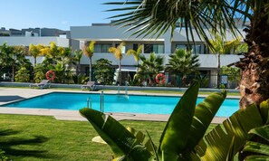 Indoor pool, outdoor pool - Holiday Home in La Cala With Plunge Pool (Mijas)