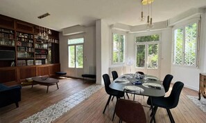 Dining - Charming Family Home With Garden, a Stone's Throw From Joigny Beach (Arcachon)