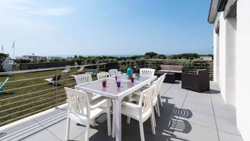 Tempat makan outdoor