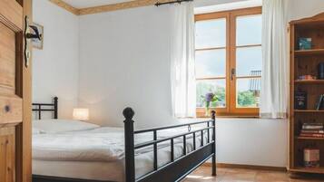 1 chambre, fer et planche Ă repasser, Wi-Fi gratuit, draps fournis