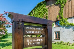 Property grounds - Grevenstein in the Thorstorf manor barn (Thorstorf)