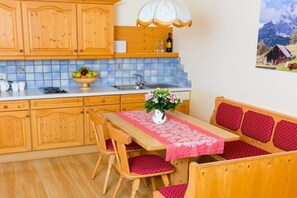 Dining - Apartment with 1 bedroom (Ramsau am Dachstein)