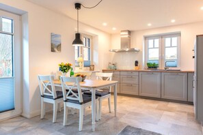 Dining - Holiday apartment in Oevenum with Wi-Fi (Oevenum)