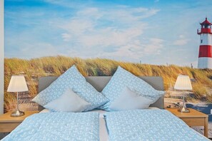 2 bedrooms, free WiFi, bed sheets - Holiday home in Timmel with swimming pool (Timmel)