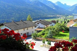 Property grounds - Holiday apartment with 2 bedrooms (Fulpmes)