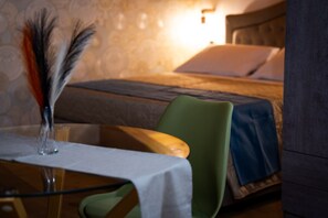 12 bedrooms, free WiFi, bed sheets - SALERNUM Luxury apartments (Salerno)