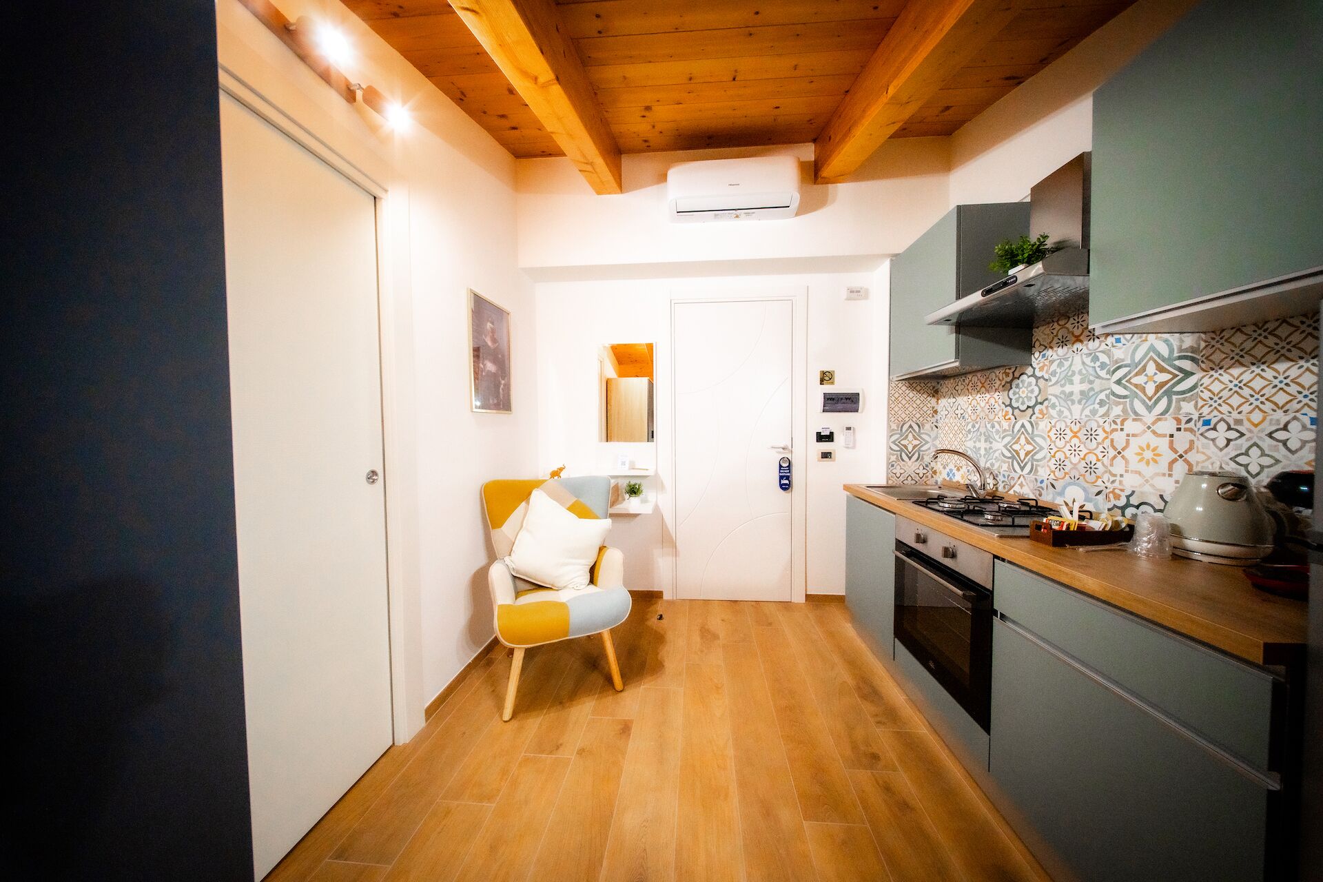 Réfrigérateur, four, plaque de cuisson