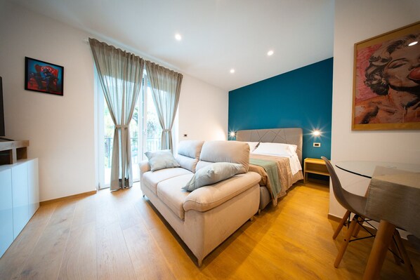 12 bedrooms, free WiFi, bed sheets