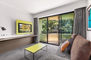 Smart TV - Sleek 1-Bed by Jubilee Park with Pool (Parramatta)