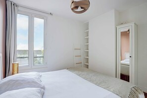 2 Schlafzimmer, Schreibtisch, Bügeleisen/Bügelbrett, Internetzugang
