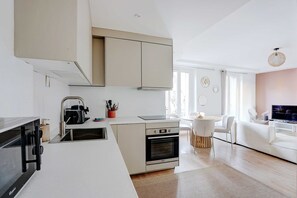 Fridge, microwave, oven, stovetop - Superb apartment - 2BR - 4 P - Ivry-sur-Seine (Ivry-sur-Seine)