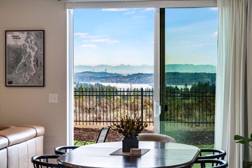 Puget Sound Vista-Incredible Water&Mountain Views!