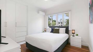 3 bedrooms, iron/ironing board, Internet, bed sheets