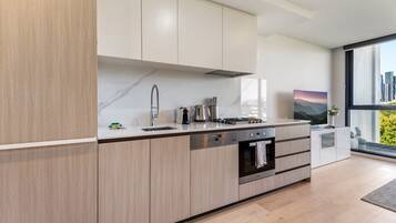 Fridge, microwave, oven, stovetop