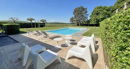 Cozy Nature Chalet for 6 Guests