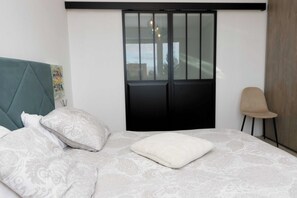 3 chambres, bureau, fer et planche à repasser, accès Internet